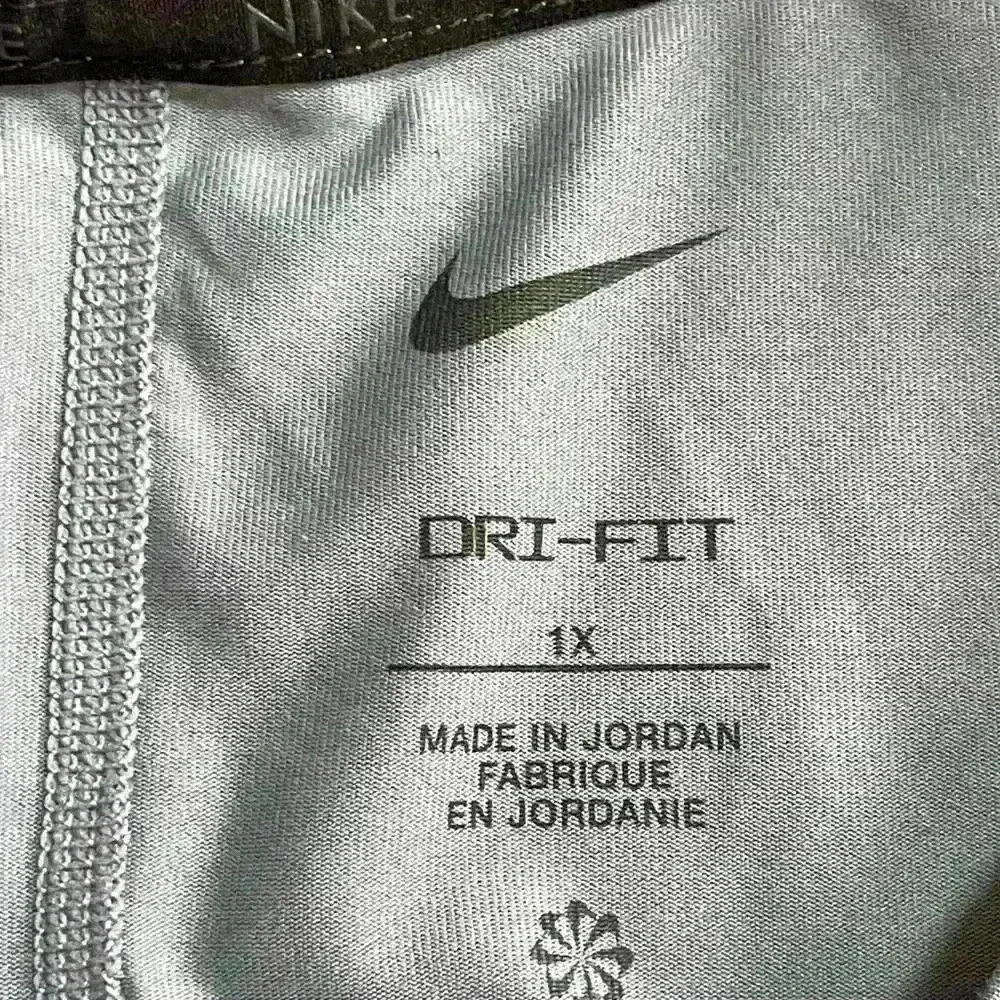 Nike Women's Plus Size Dri-Fit One Cropped Top Ashen Slate 1X - Picture 8 of 9